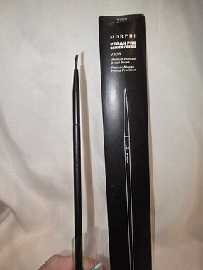 Morphe V305 Precision Pointed Detail Brush - Black